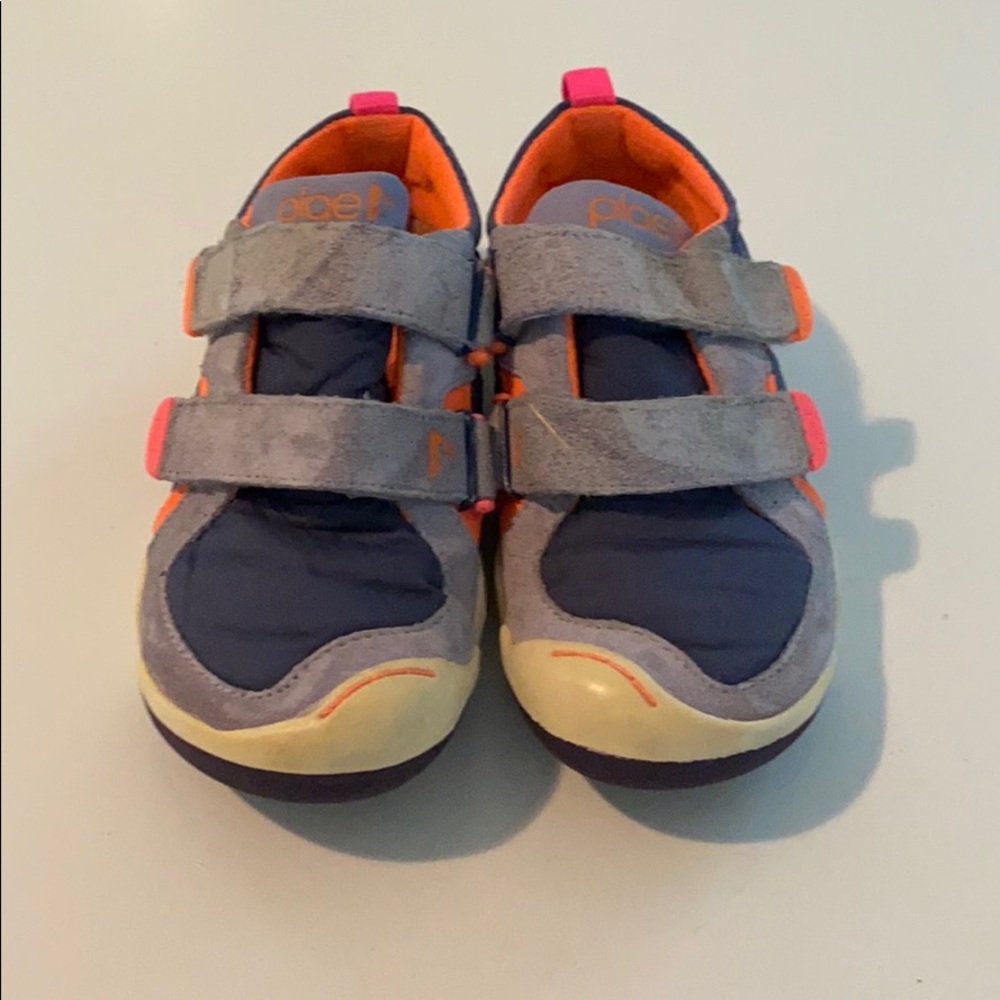 Plae shoes